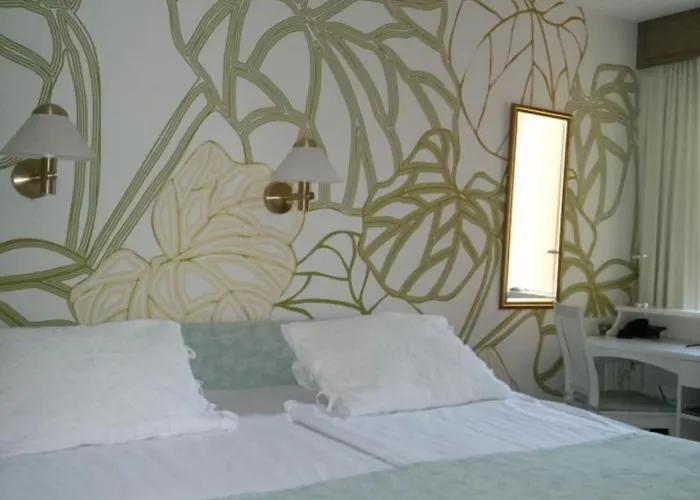 Hotel Rivoli Jardin 4*